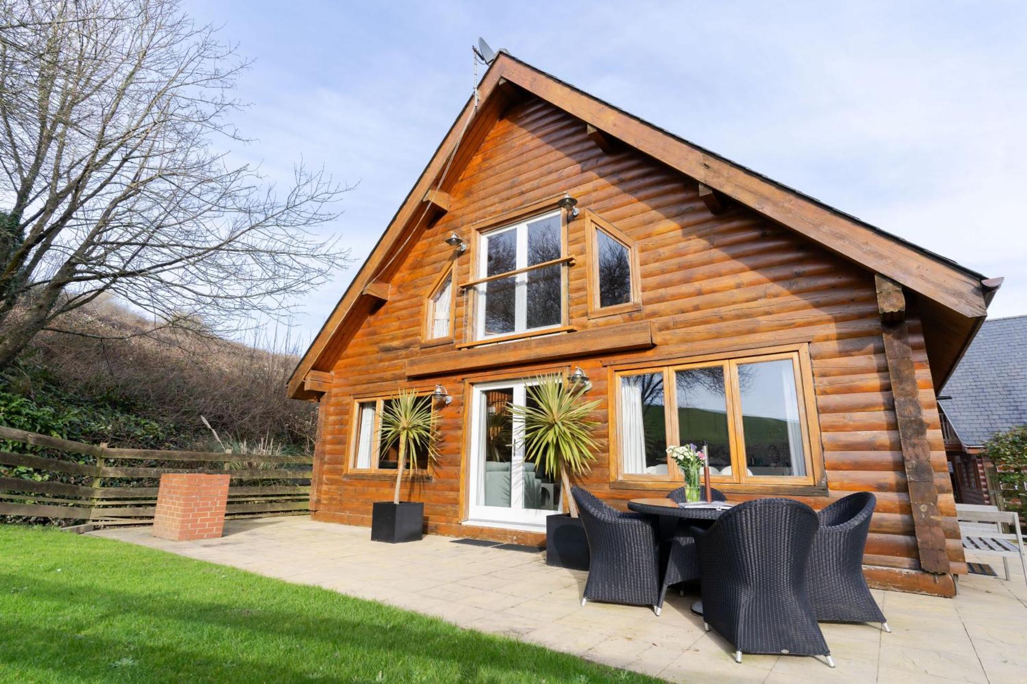 Hillview Villa Little Petherick Exterior photo