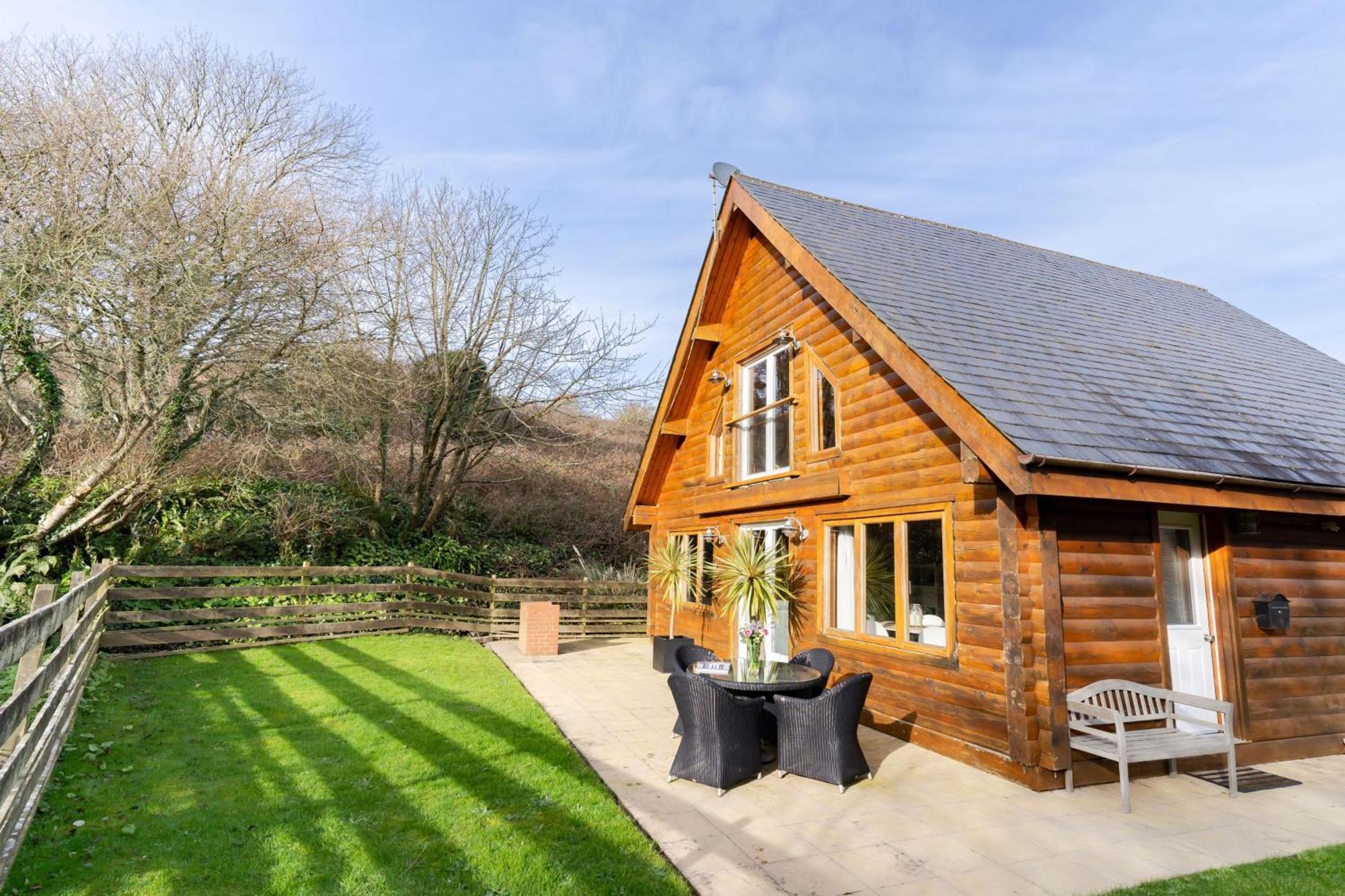 Hillview Villa Little Petherick Exterior photo